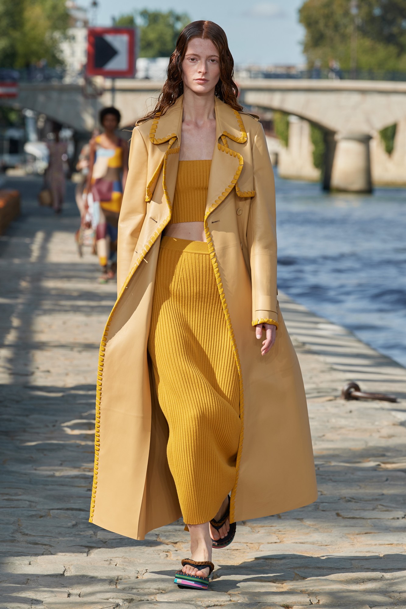 Chloé SS22 08.jpg