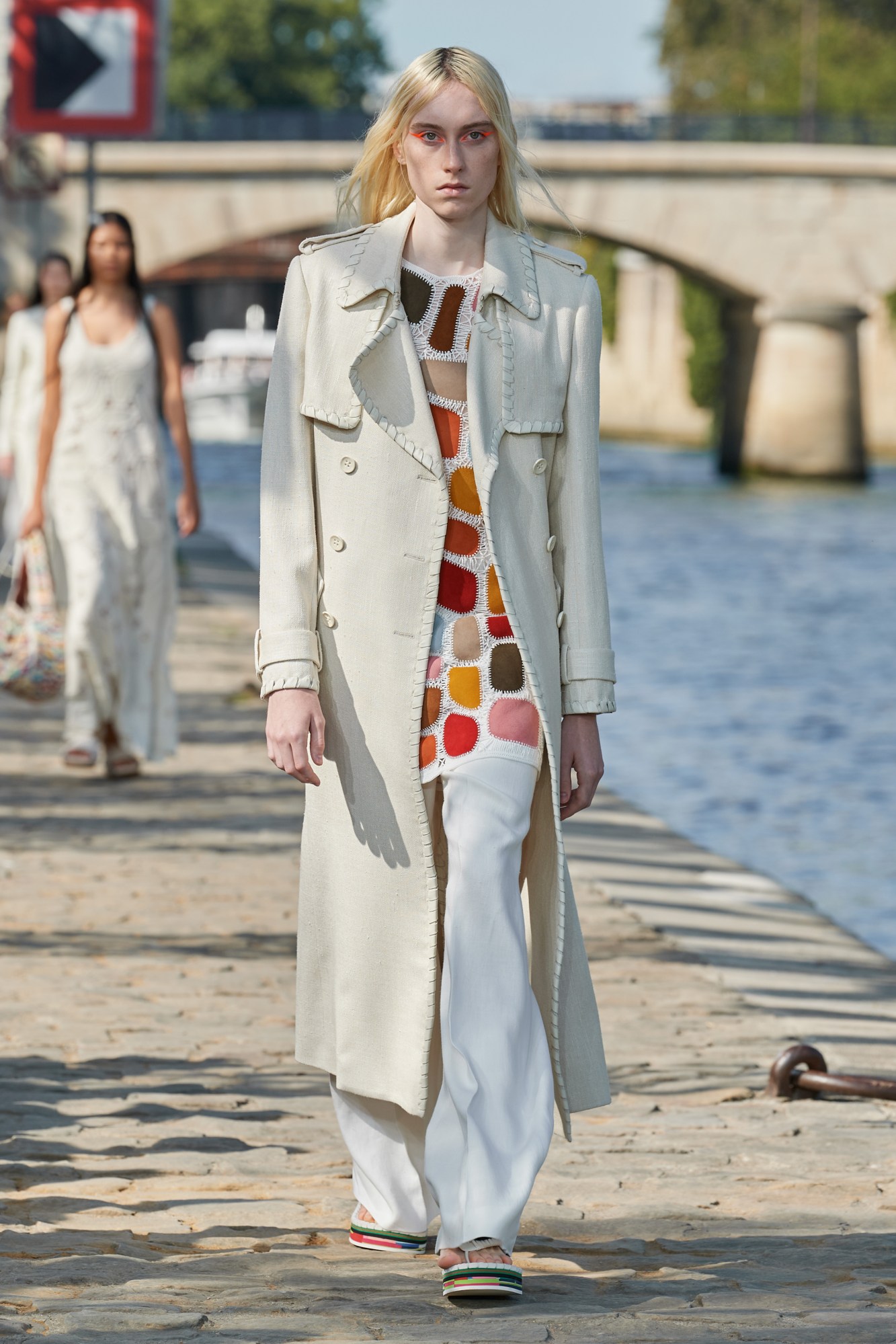 Chloé SS22 12.jpg