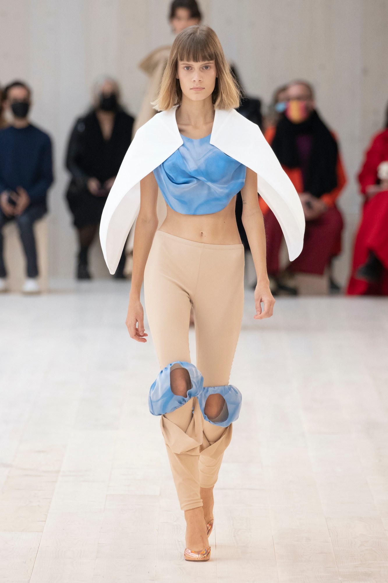 LOEWE Women_s Spring Summer 2022 Look 7.jpg