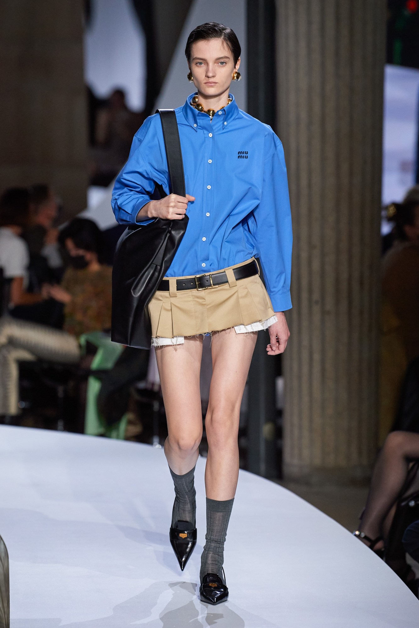 00005-Miu-Miu-Spring-22-RTW-Paris-credit-gorunway.jpeg