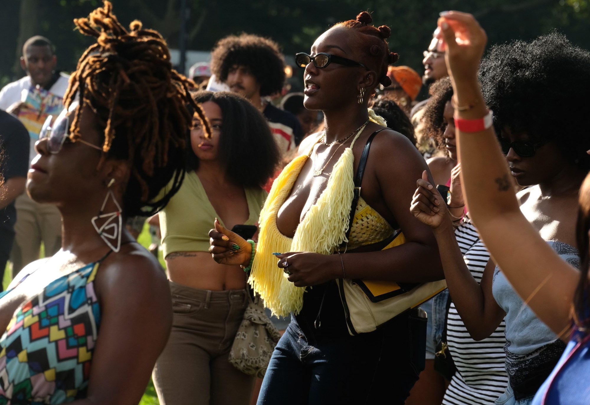 Guests enjoying live show at an Everyday People party.