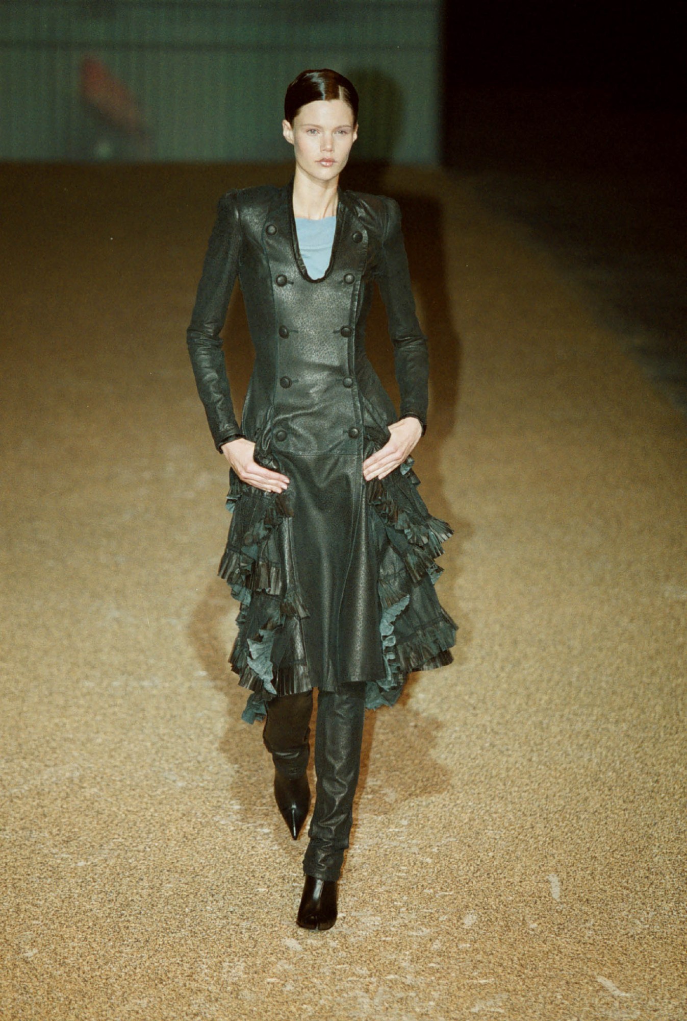 Image of model walking Olivier Theyskens' AW01 show