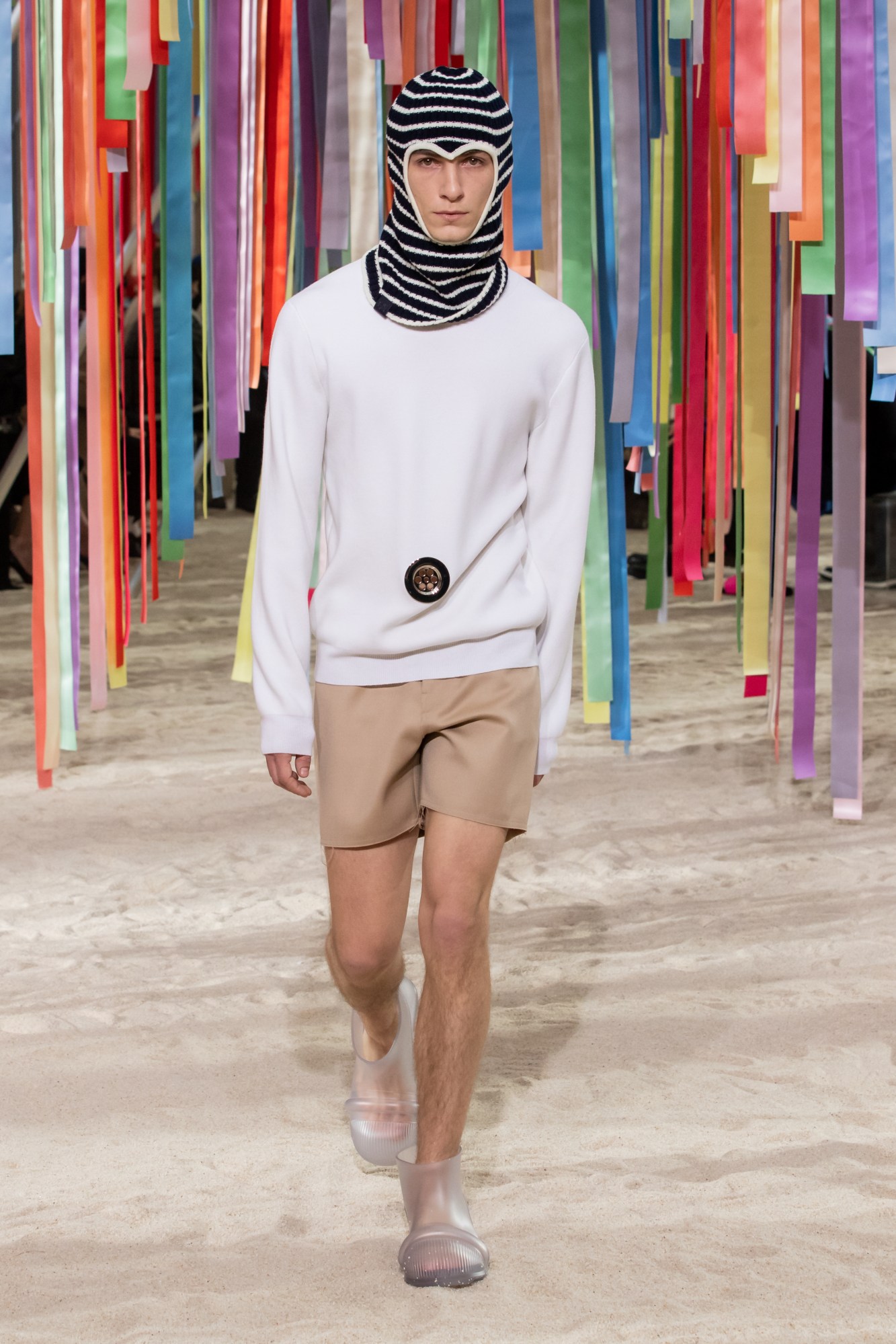 MEN_FW22_LOOK_35_FRONT_PR RUNWAY.jpg