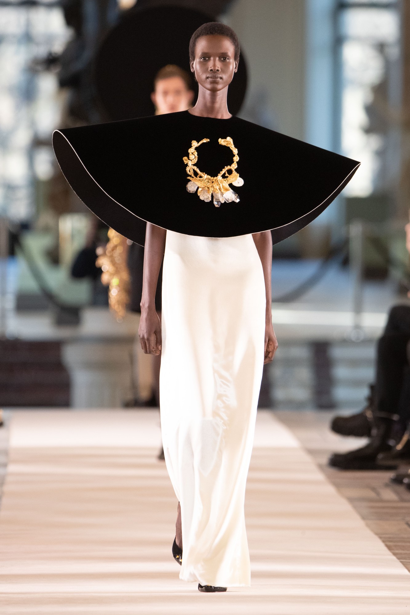 Schiaparelli_HCSS22_Look06.jpg