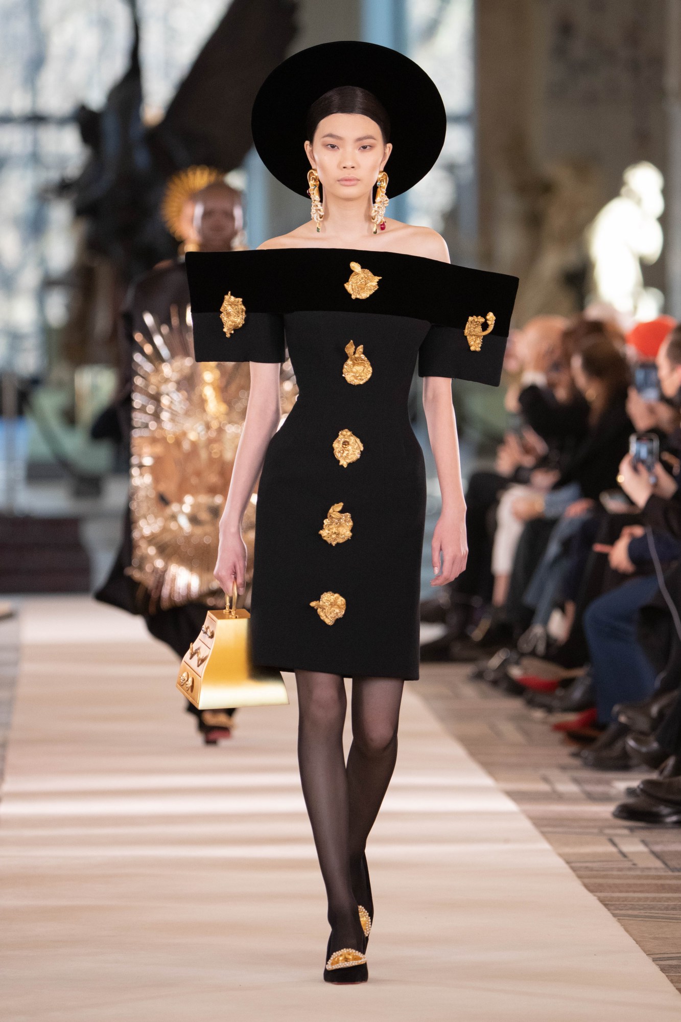 Schiaparelli_HCSS22_Look09.jpg