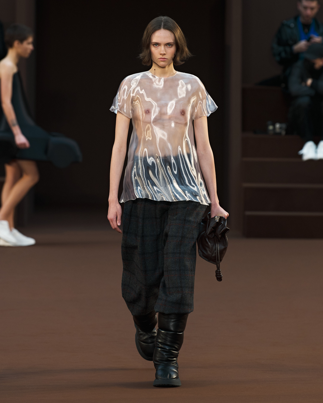 Loewe FW22 06.jpg