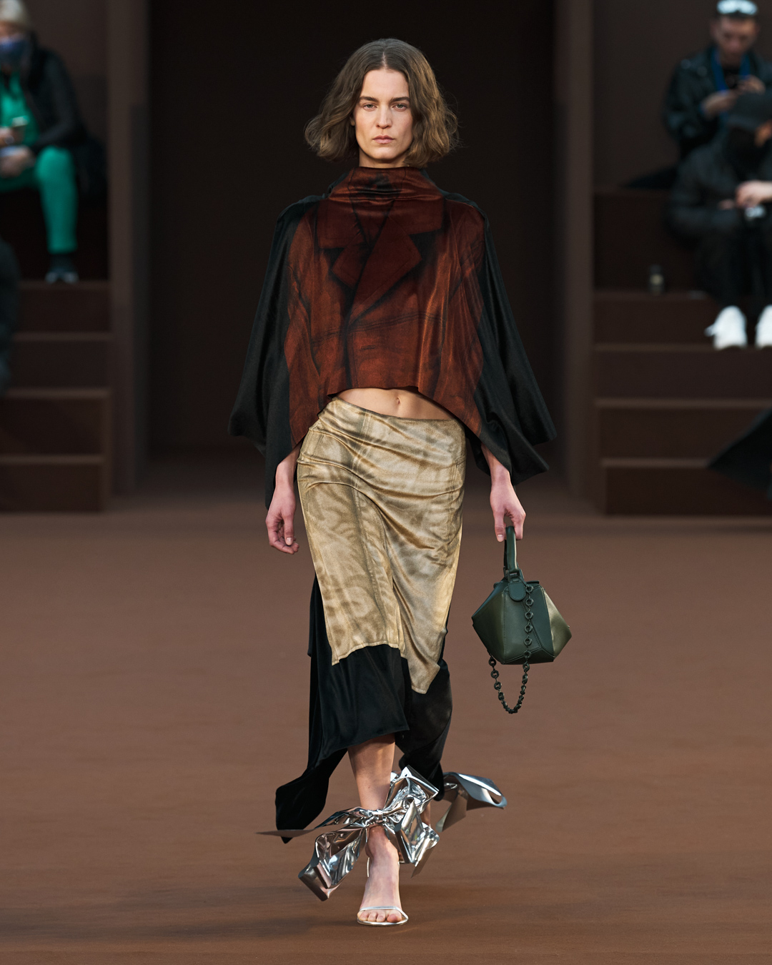 Loewe FW22 42.jpg