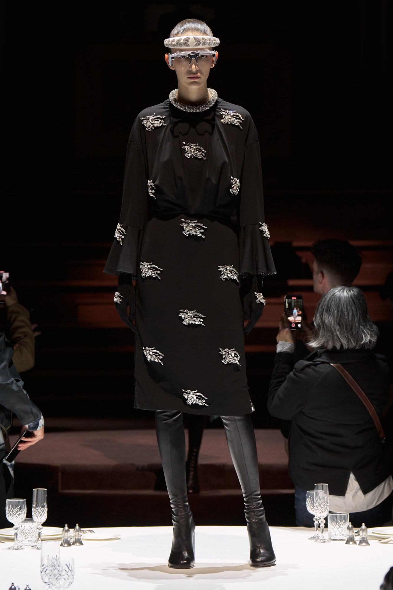 Burberry Autumn_Winter 2022 Womenswear Collection - Look 12_001.jpg