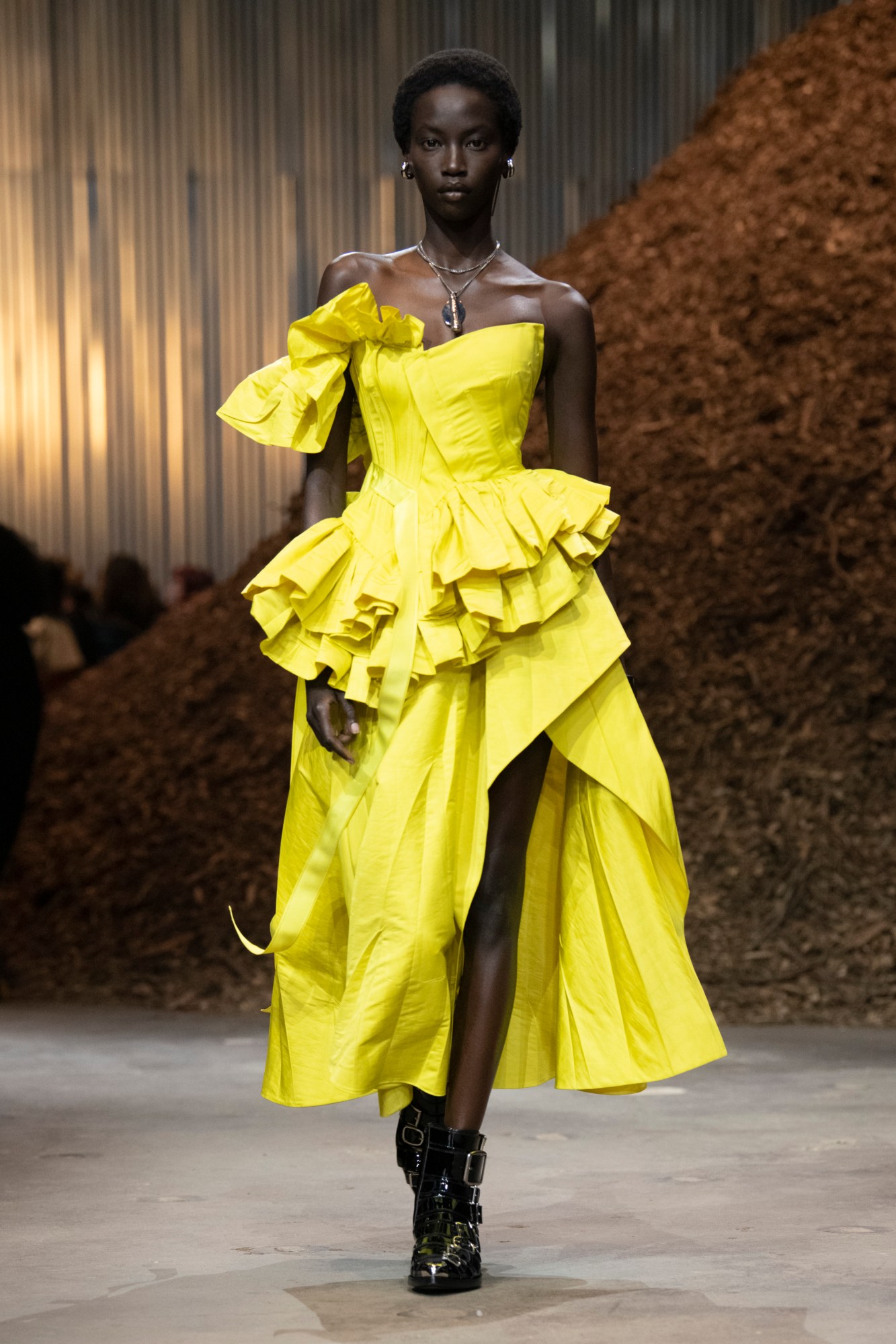 Model at Alexander McQueen AW22 show