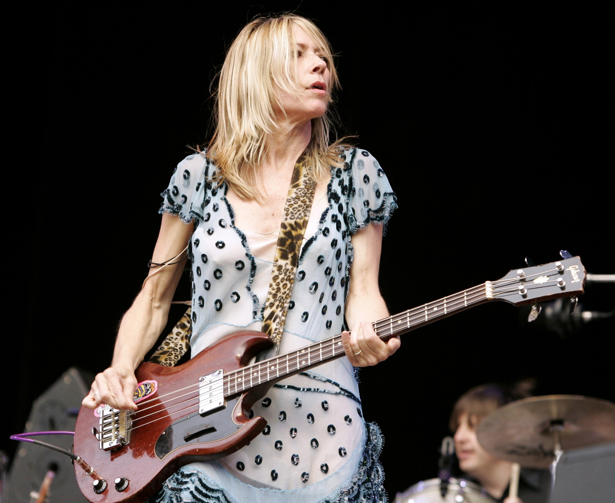 kim gordon performing on stage at rock the scene festival in marc jacobs 2004