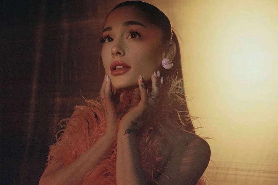 ariana grande promoting rem beauty