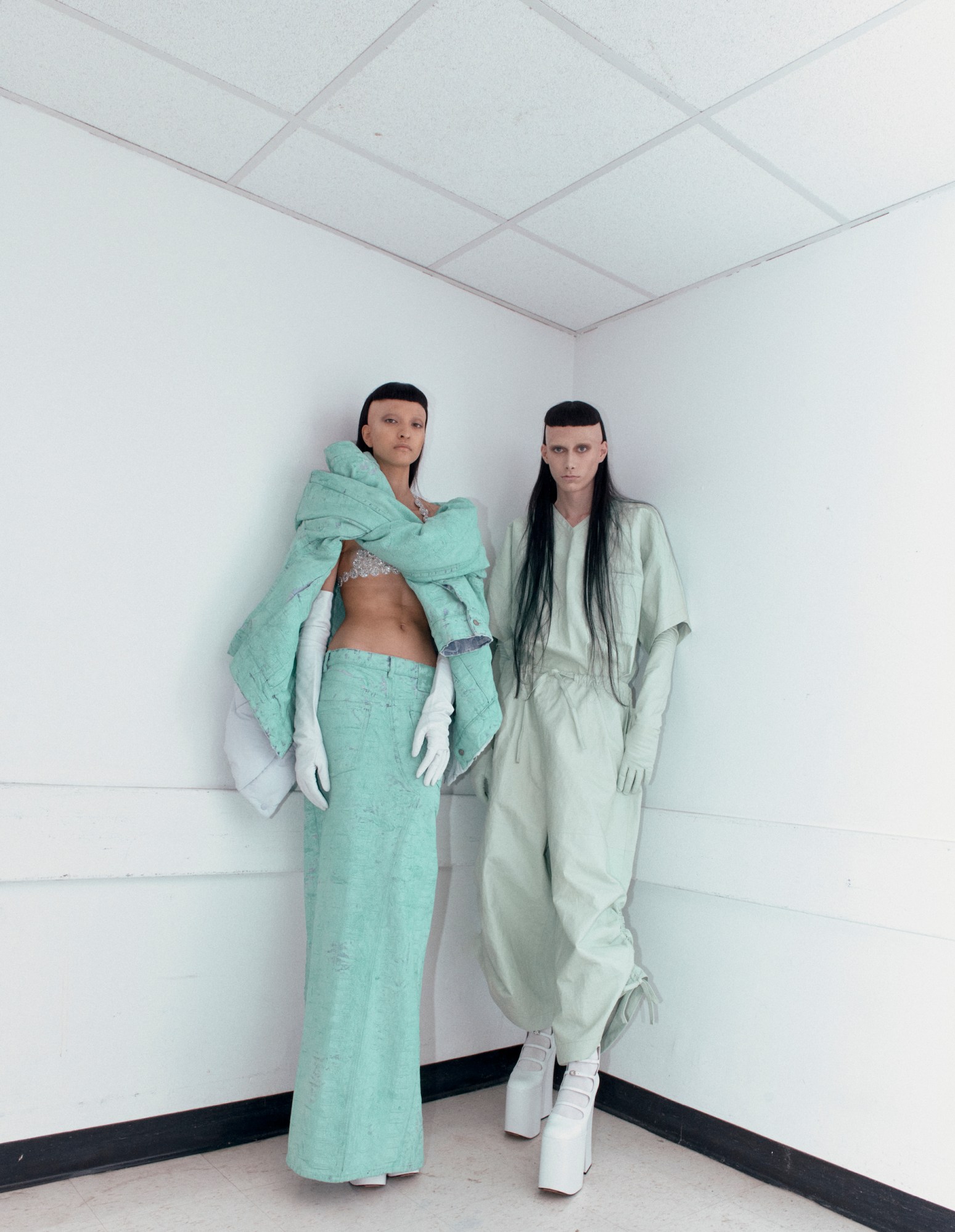 models wearing marc jacobs aw22 collection