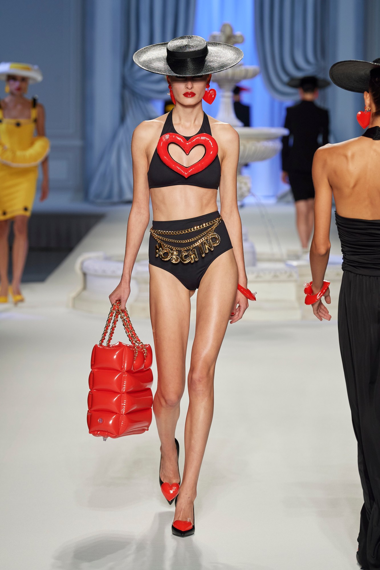 Model walking for Moschino SS23