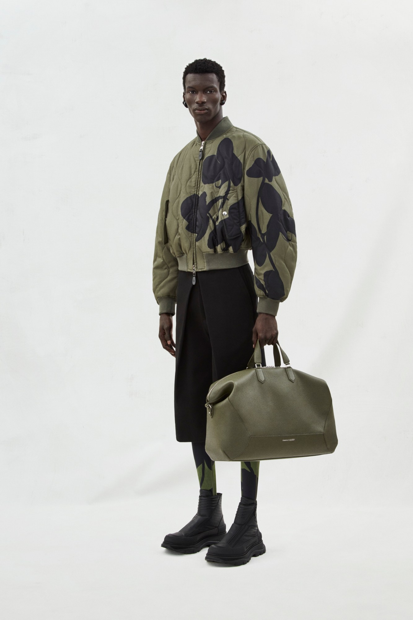 AMQ AW23 MENS LOOK 17.jpg