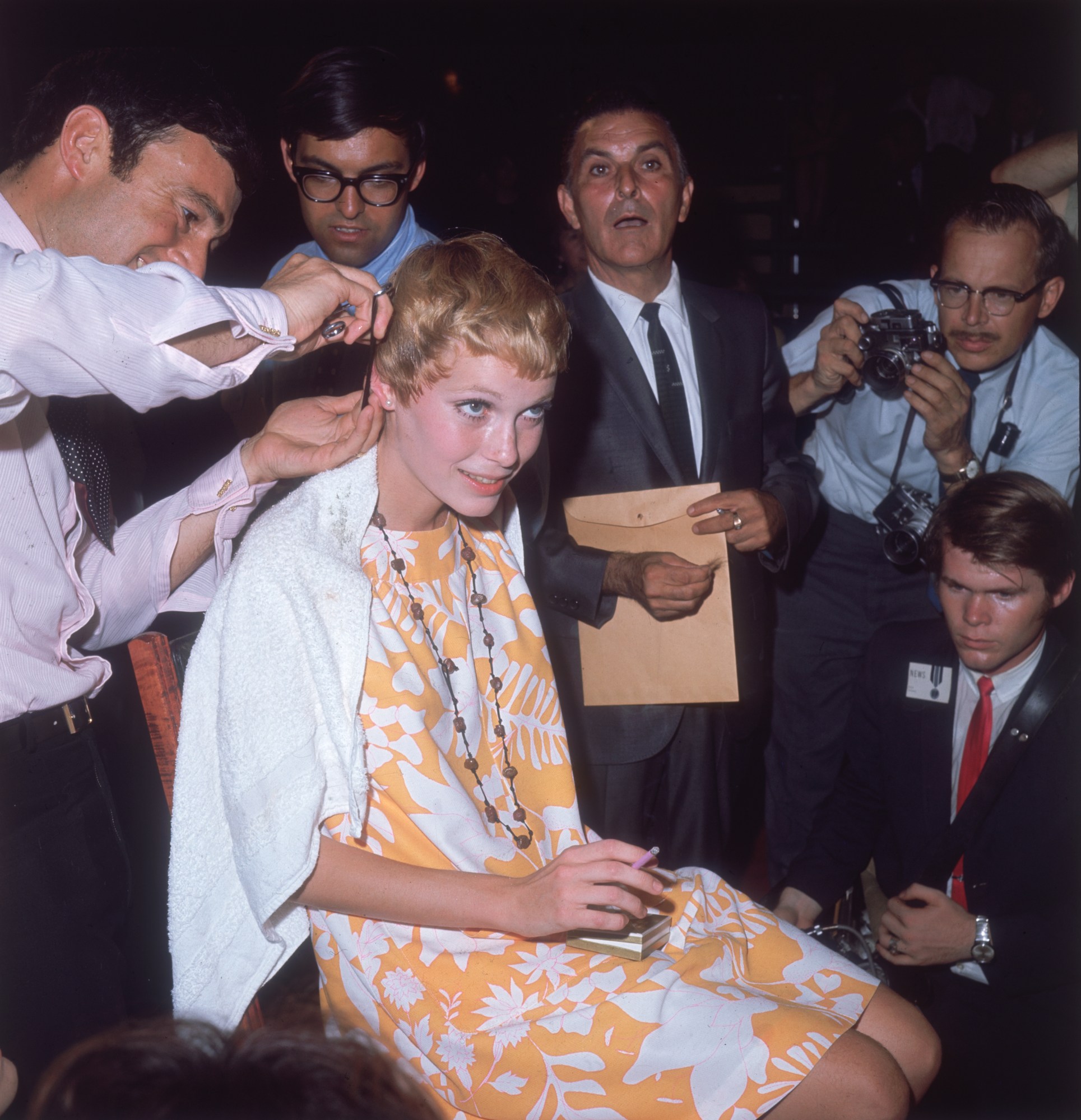 mia farrow getting her hair cut by vidal sassoon on the set of rosemary's baby 1967