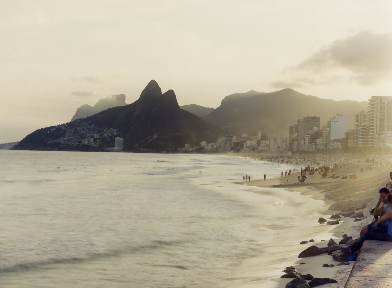 Ipanema beach photographed by Vava Ribeiro.