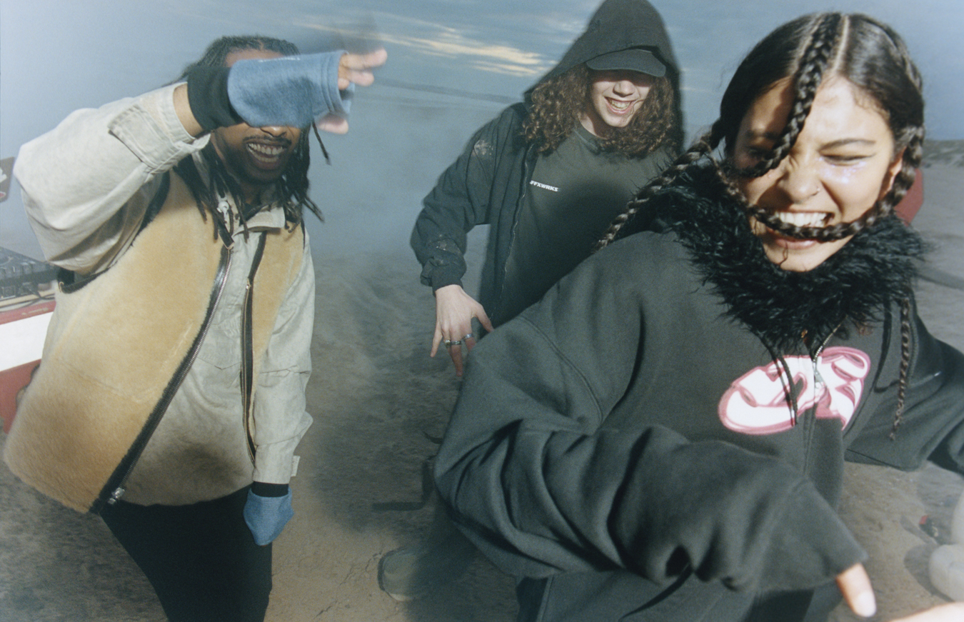 Tachi Lawrence-Rodway, Freya Bunting, Pati Vasto and Cassius O’Connell-White photographed by Oliver Hadlee Pearch on Camber Sands.