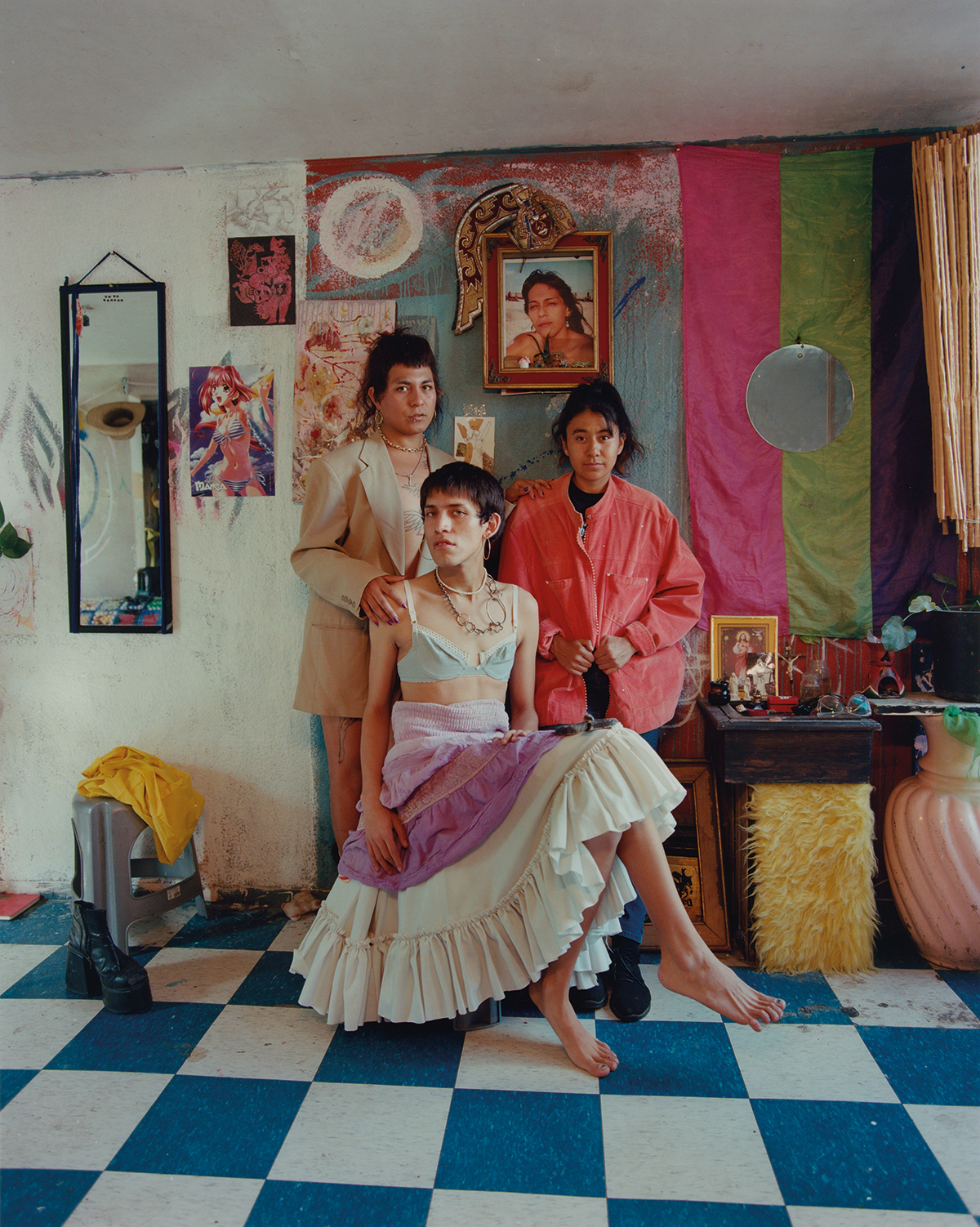 queer folks posing together in mexico city photographed by mayan toledano