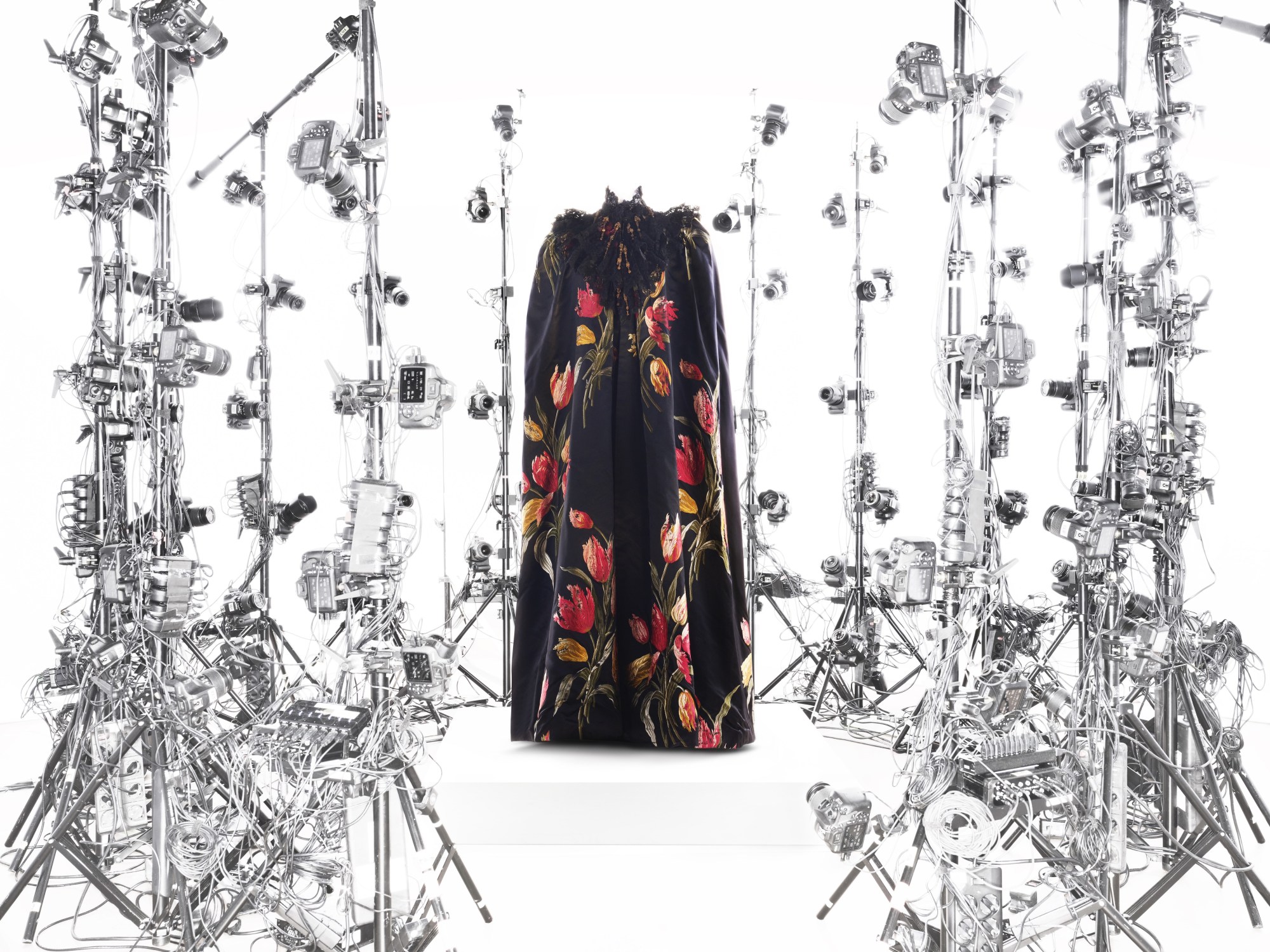 1. EveningCloak,Worth,PhotobyNickKnight copy.jpg